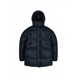 Puffer boxy fit, color negro con gorro.