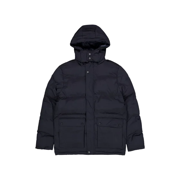 puffer color negro con gorro.